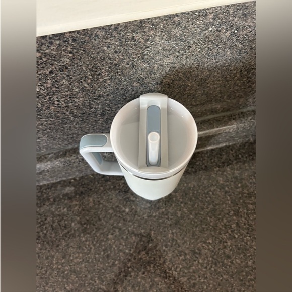 STANLEY 40 oz 2.0 - Picture 3 of 6